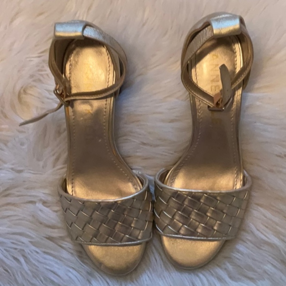 Anne Klein Women’s Metallic Gold Carine Block Heel Sandals Size 7.5